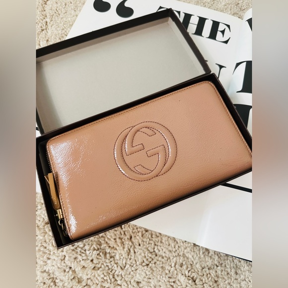 Authentic Gucci Taupe Patent Leather XL Organizer Wallet - Picture 3 of 11